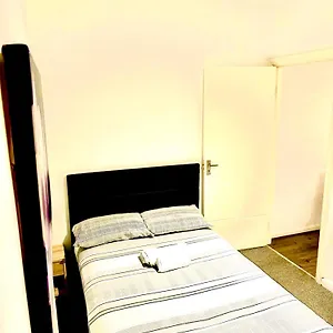 Apartment One Bed Flat In Central, London